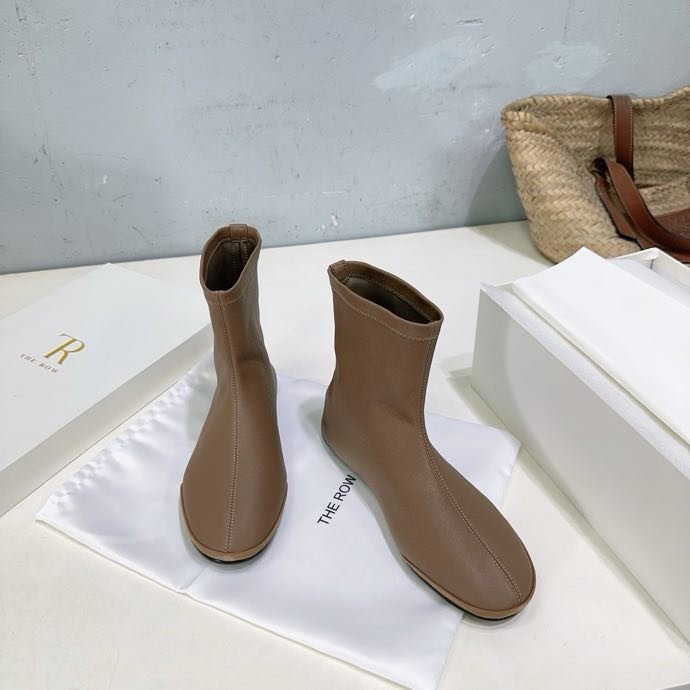 Autumn winter boots on flat soled фото 9