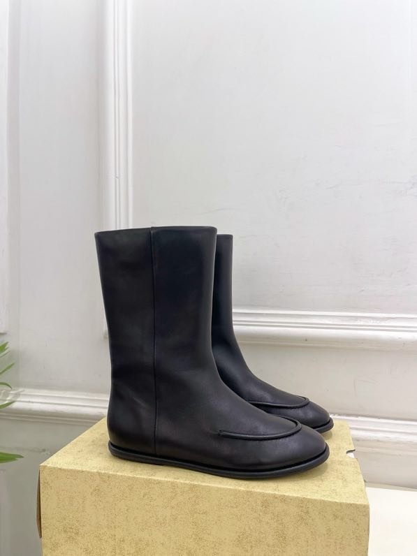 Осенне зимние ботинки в стиле ретро с круглым носком