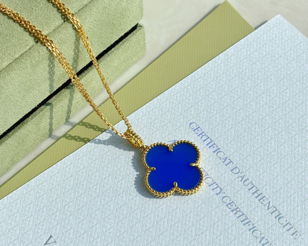 Ожерелье с камнем синий агат