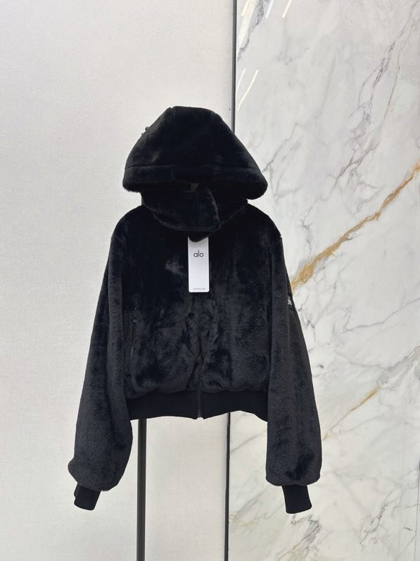 Пальто из кроличьего меха фото 2