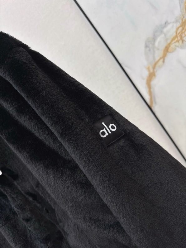 Пальто из кроличьего меха фото 3