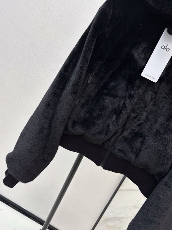 Пальто из кроличьего меха фото 6