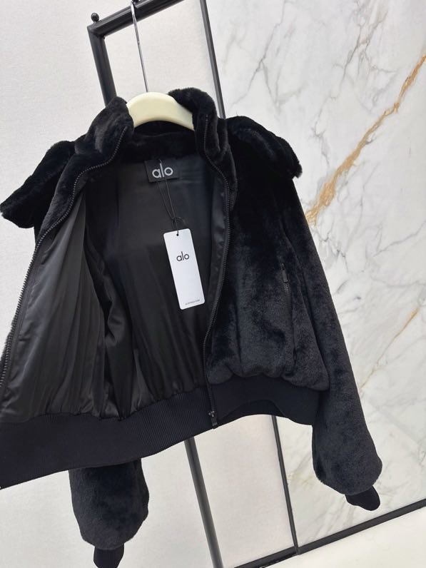 Пальто из кроличьего меха фото 7