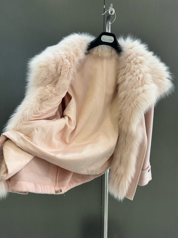 Пальто кашемірове з коміром з лисячого хутра фото 12