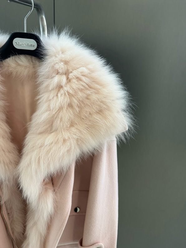 Пальто кашемірове з коміром з лисячого хутра фото 14