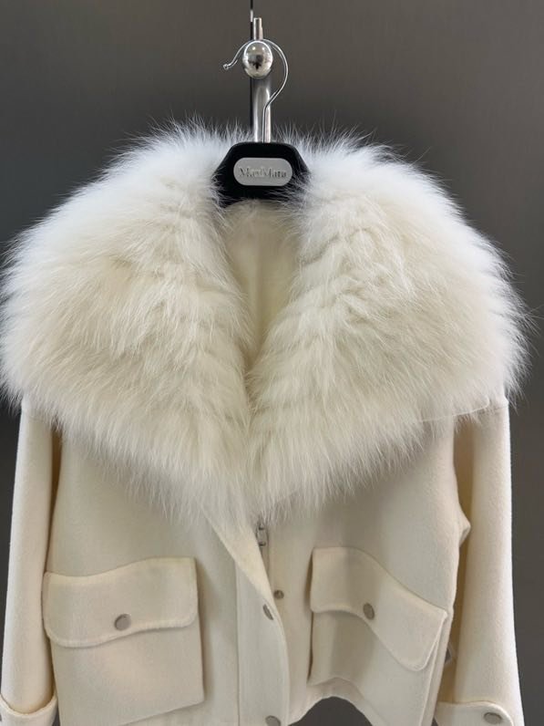 Пальто кашемірове з коміром з лисячого хутра фото 2