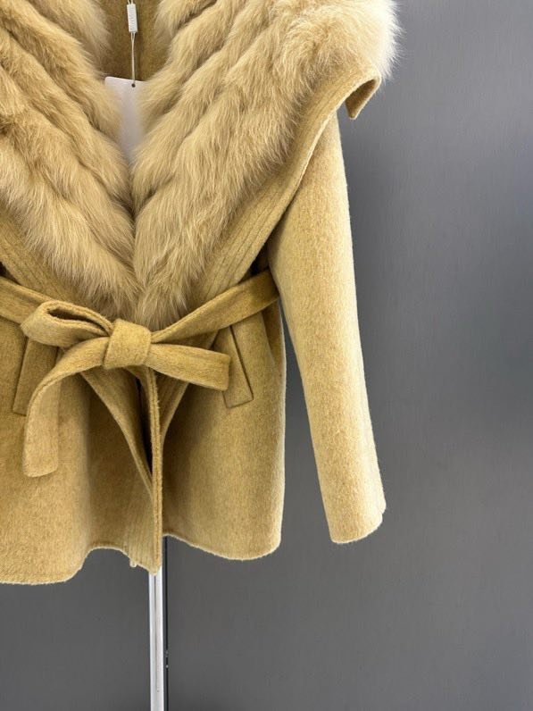 Пальто кашемірове з коміром з лисячого хутра фото 6