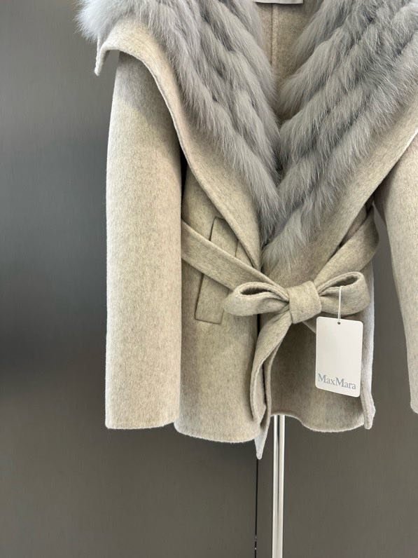 Пальто кашемірове з коміром з лисячого хутра фото 6