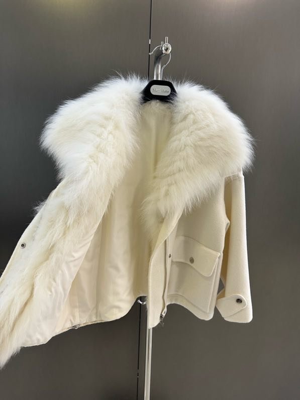 Пальто кашемірове з коміром з лисячого хутра фото 7