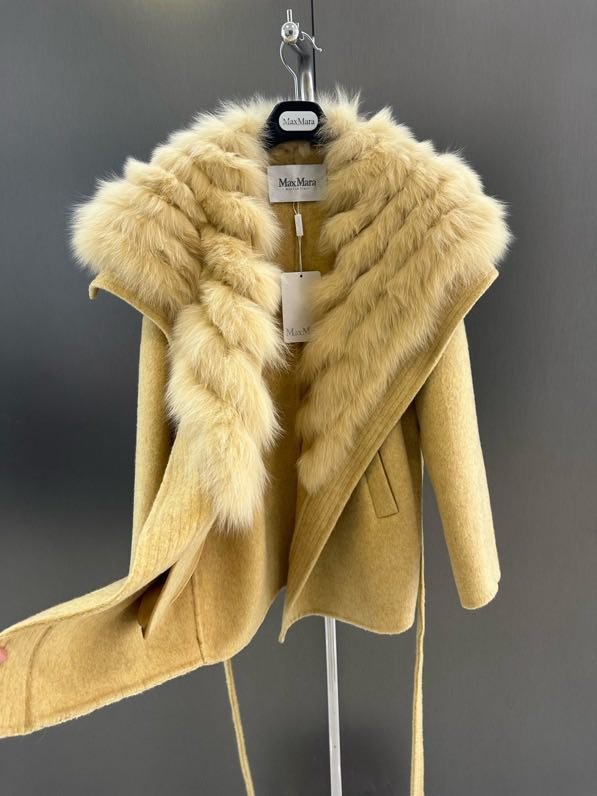 Пальто кашемірове з коміром з лисячого хутра фото 8