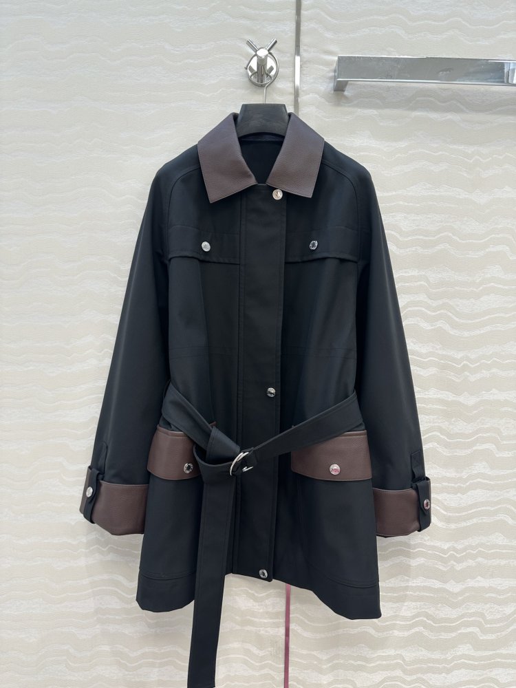 Пальто кожаное женское