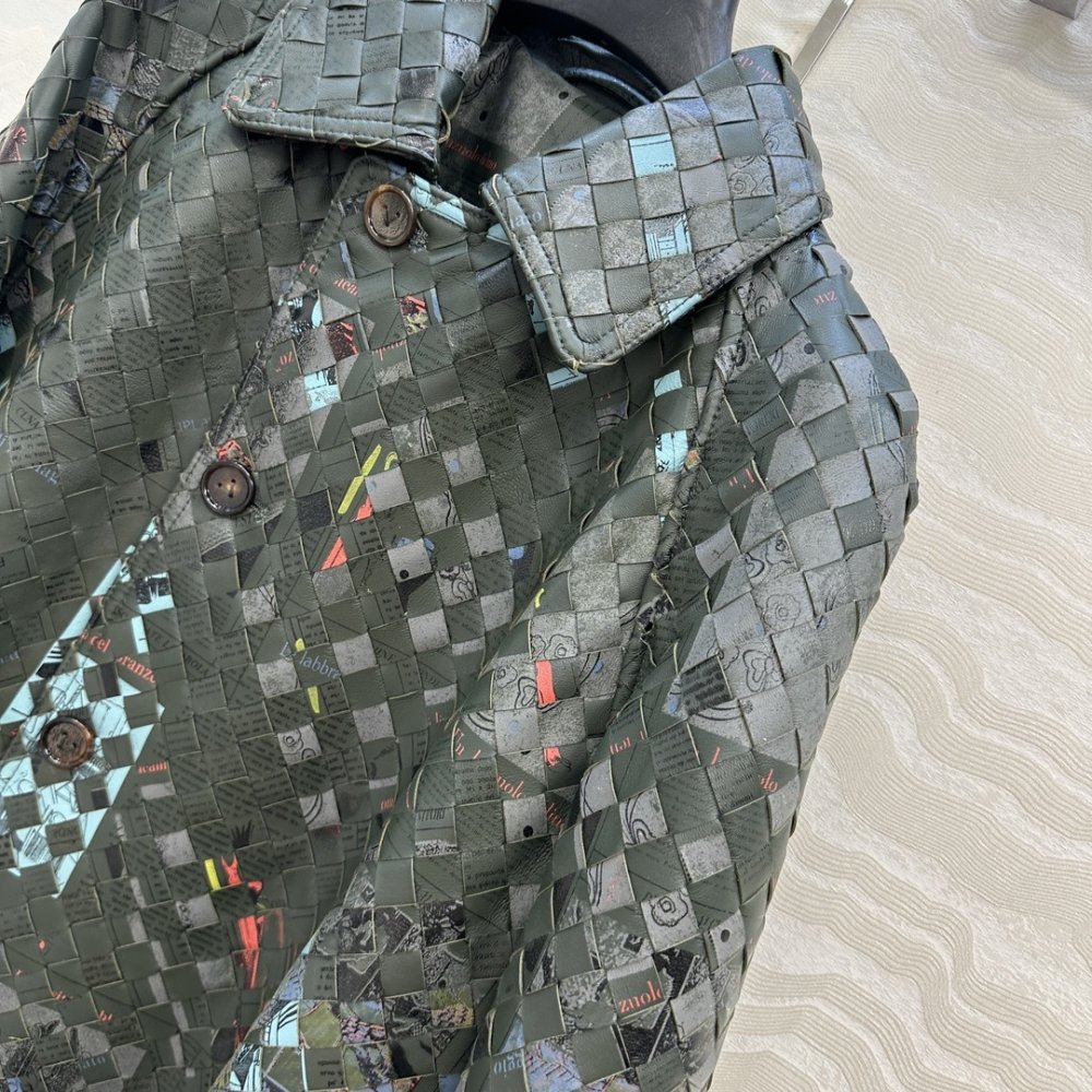 Пальто кожаное женское фото 4