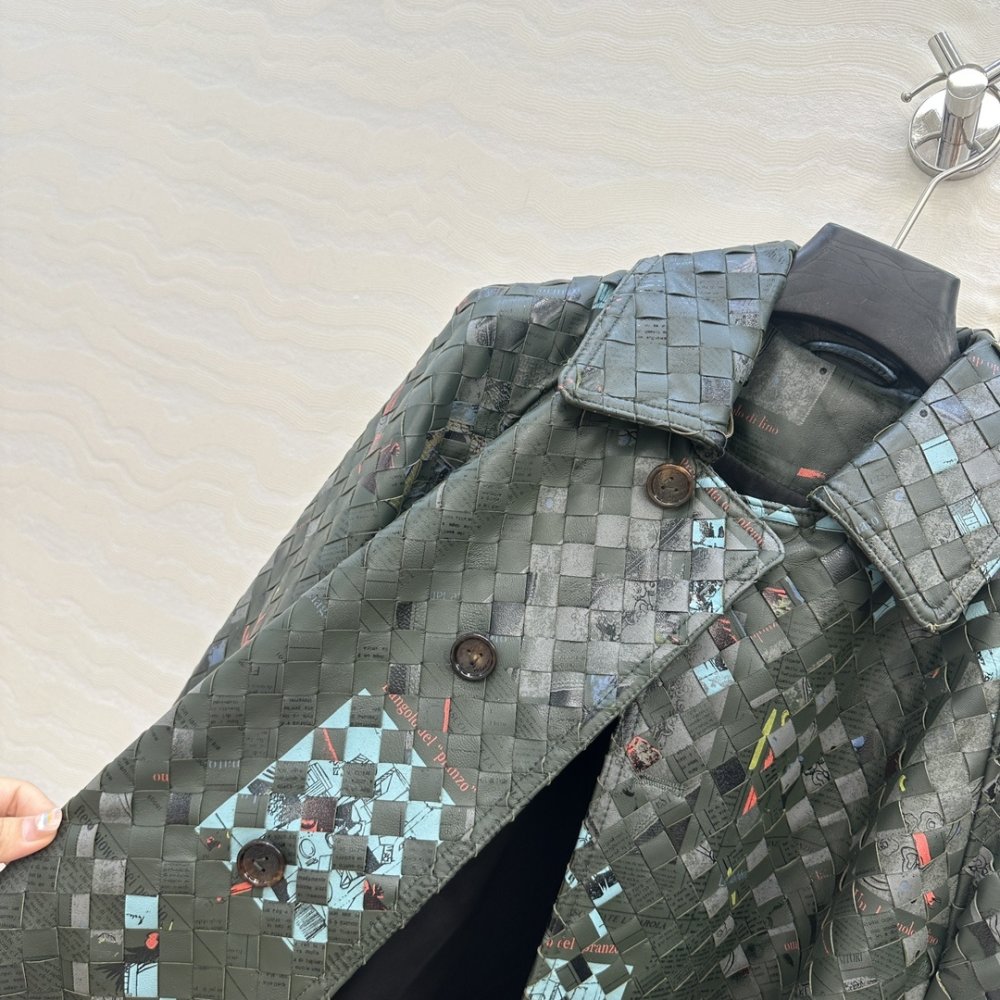 Пальто кожаное женское фото 8