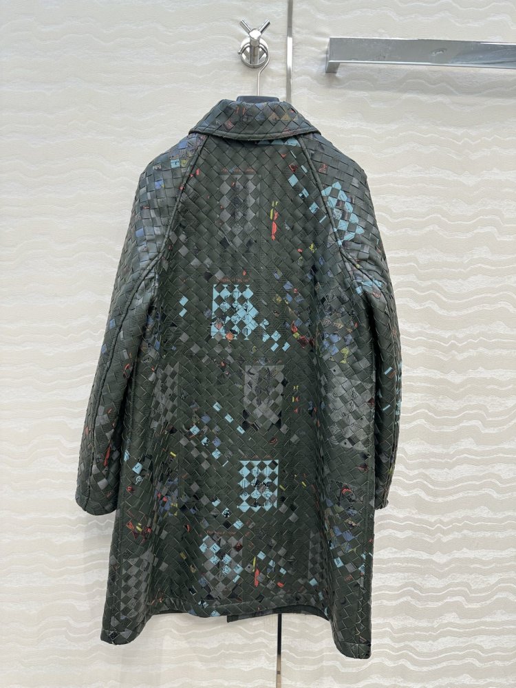 Пальто кожаное женское фото 9