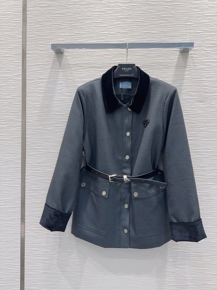 Пальто с бархатными лацканами и манжетами