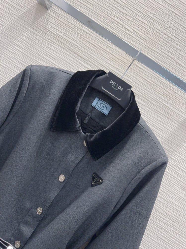 Пальто с бархатными лацканами и манжетами фото 2