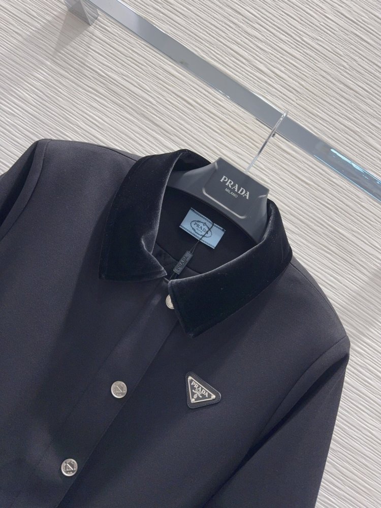 Пальто с бархатными лацканами и манжетами фото 2