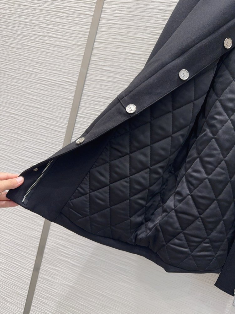 Пальто с бархатными лацканами и манжетами фото 6