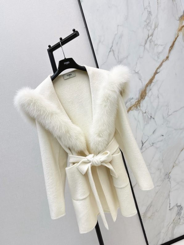 Пальто шерстяное с лисьим мехом фото 2