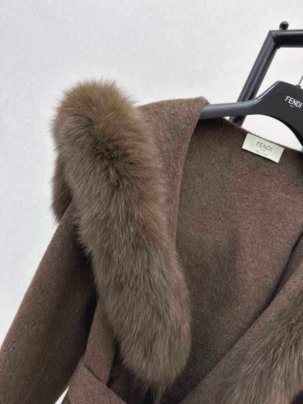 Пальто шерстяное с лисьим мехом фото 4