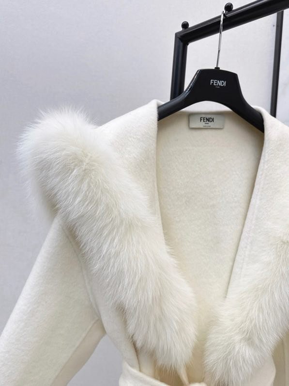 Пальто шерстяное с лисьим мехом фото 5