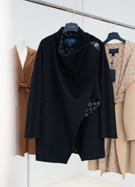 Пальто шерстяное