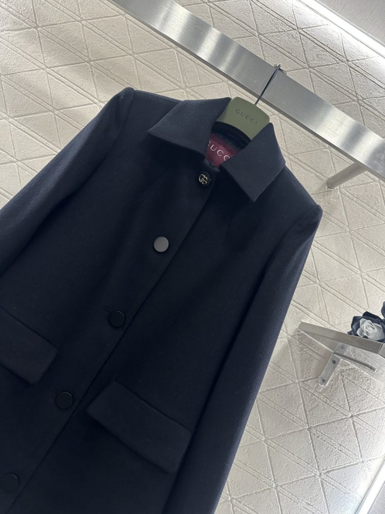 Пальто средней длины с прямыми плечами и лацканами фото 3