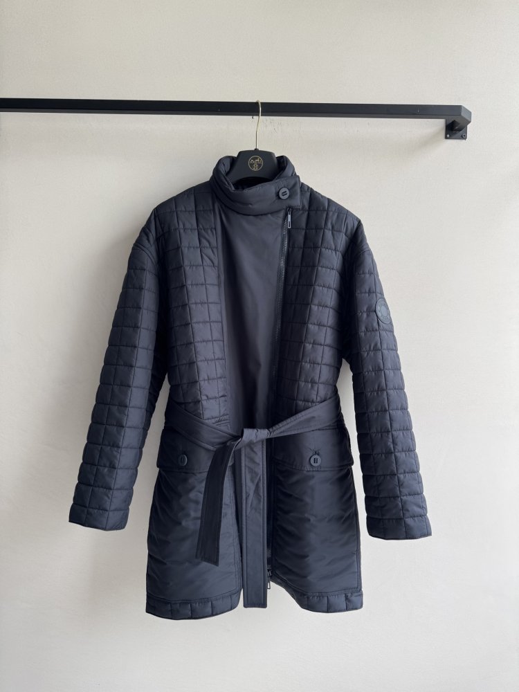 Пальто середньої довжини жіноче