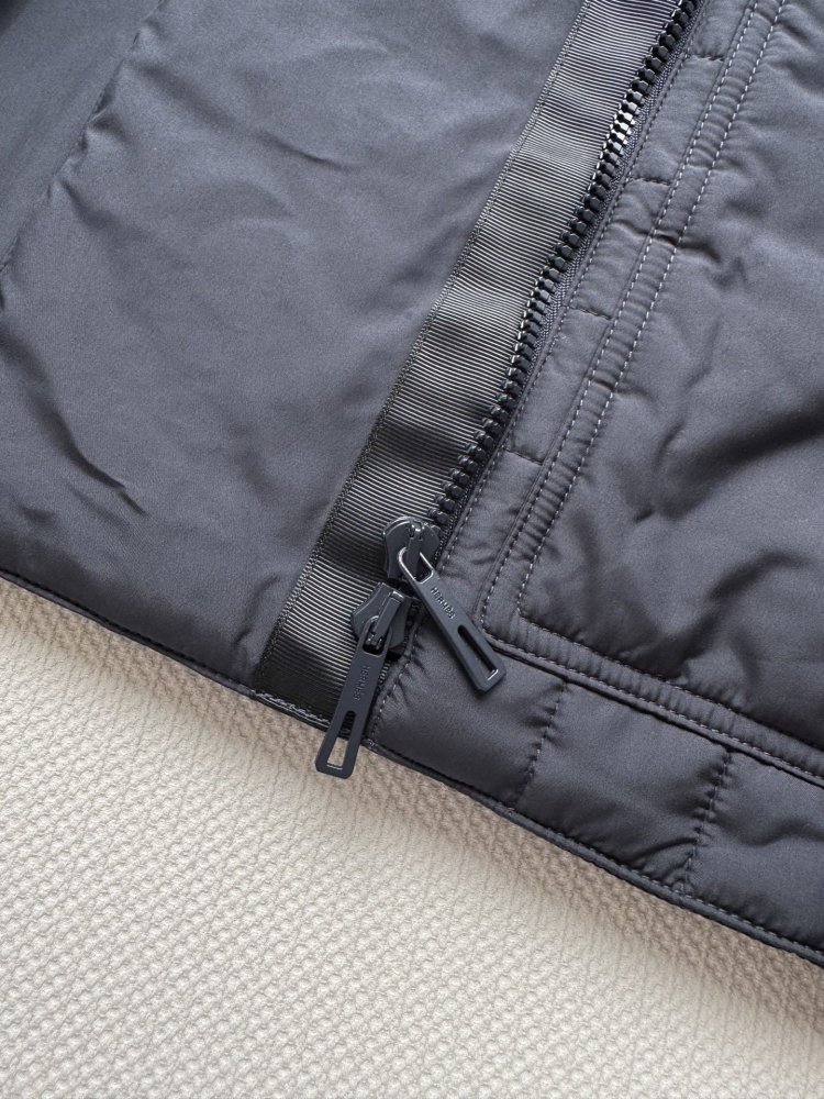 Пальто середньої довжини жіноче фото 7