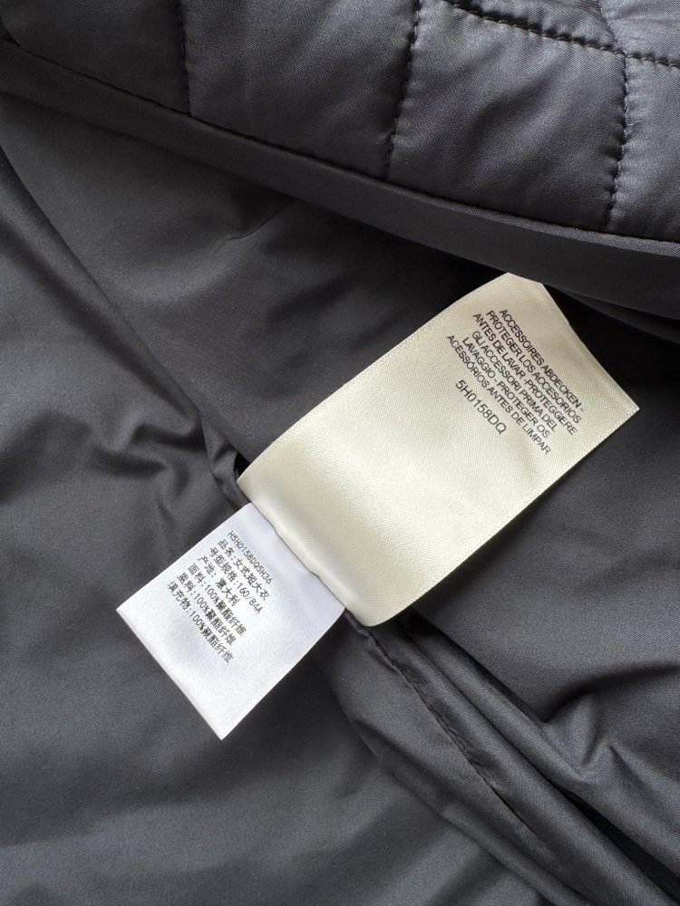 Пальто середньої довжини жіноче фото 9