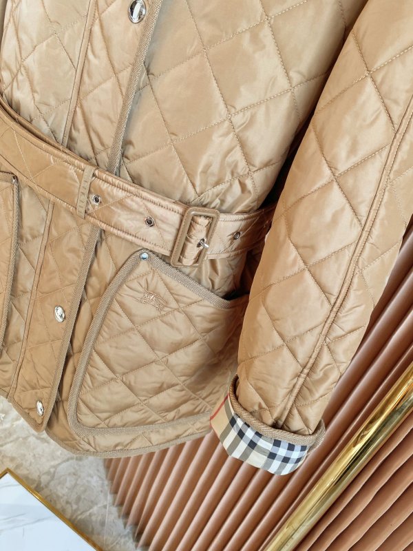 Пальто женское с бархотным воротником фото 4