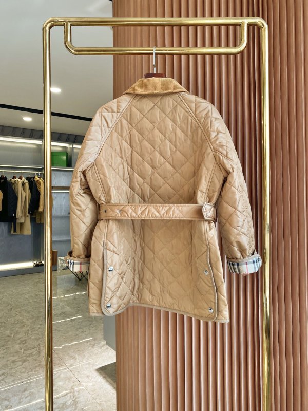 Пальто женское с бархотным воротником фото 9