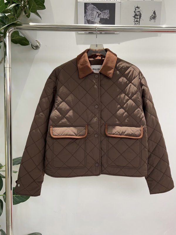 Пальто женское с длинными рукавами и лацканами