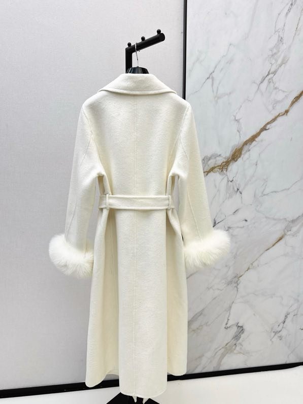 Пальто жіноче з обробкою з лисячого хутра фото 8