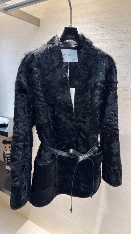 Coat women's from belt фото 3