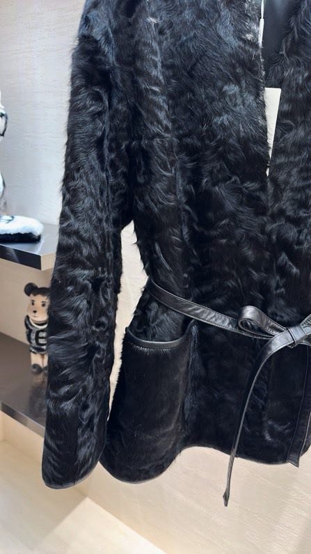 Coat women's from belt фото 5