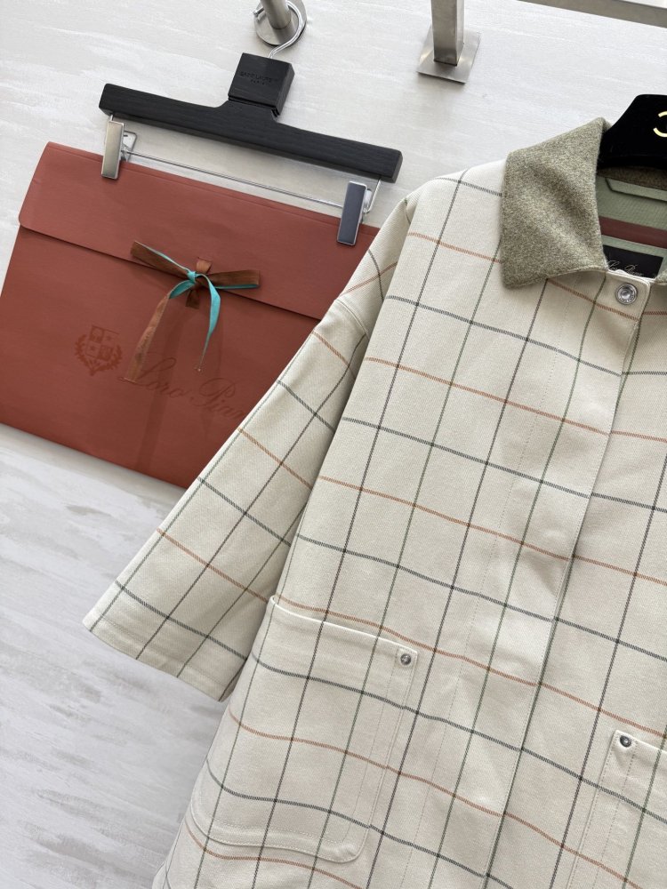 Coat women's фото 2