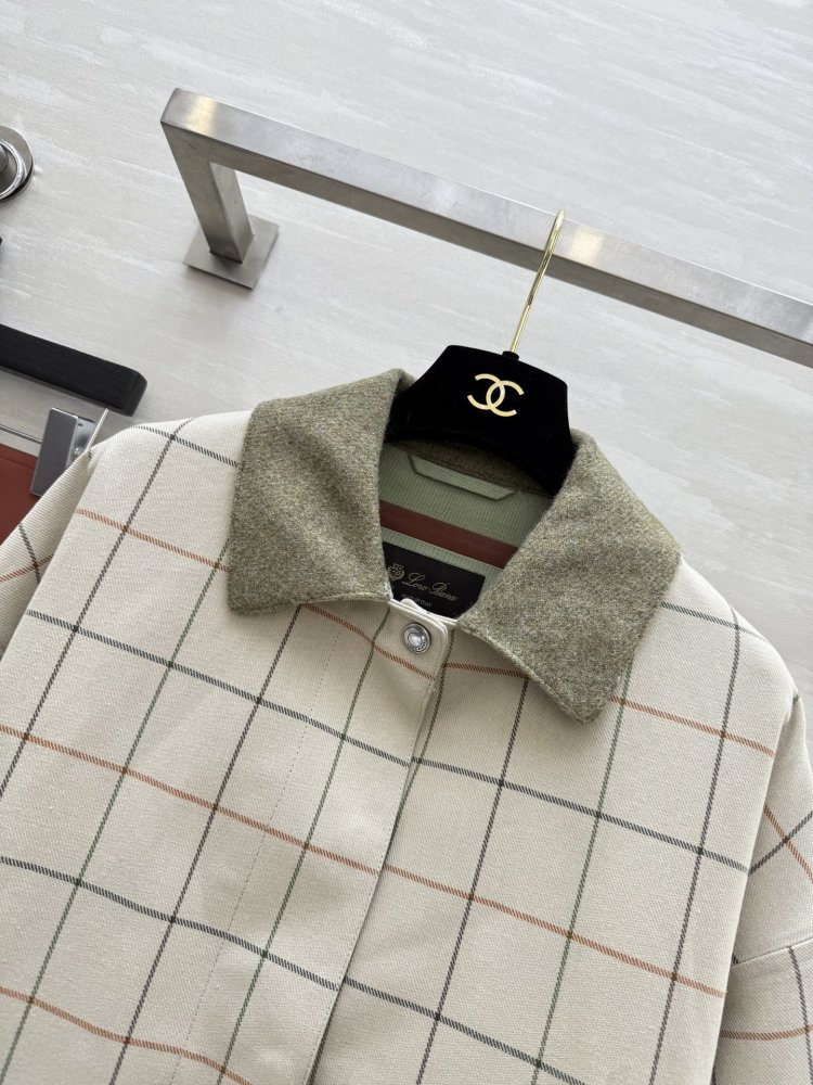 Coat women's фото 3