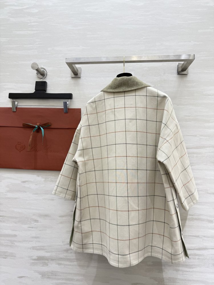 Coat women's фото 6