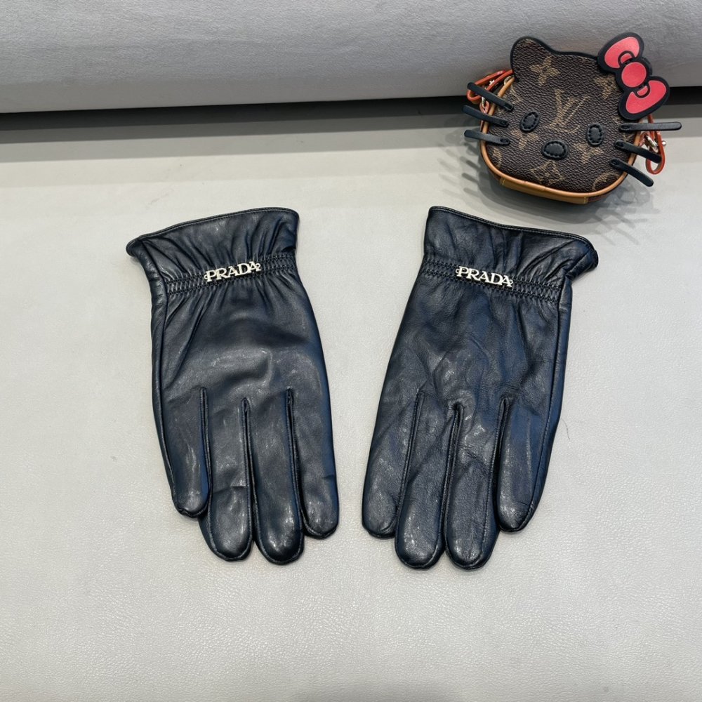 Перчатки кожаные женские