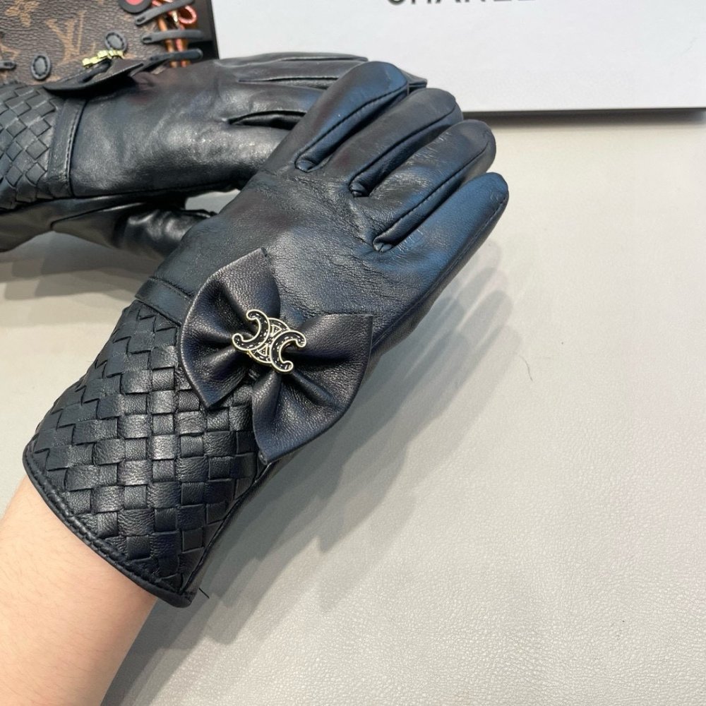 Gloves leather women's