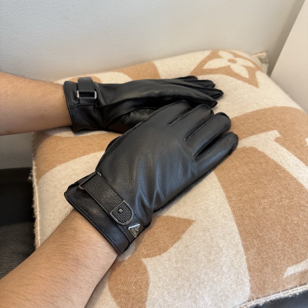 Перчатки кожаные женские