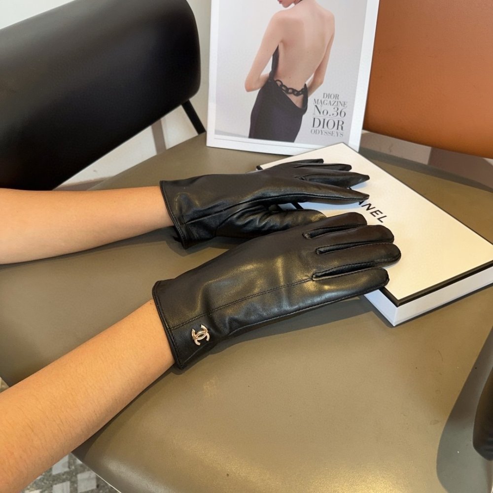 Gloves leather women's