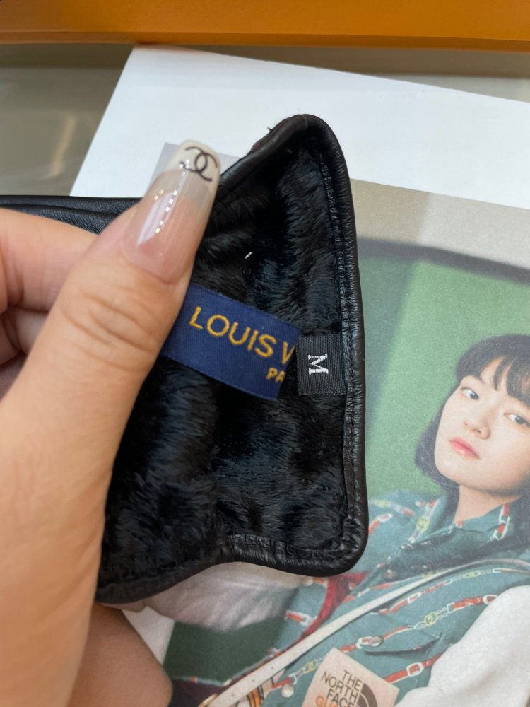 Перчатки кожаные женские фото 4