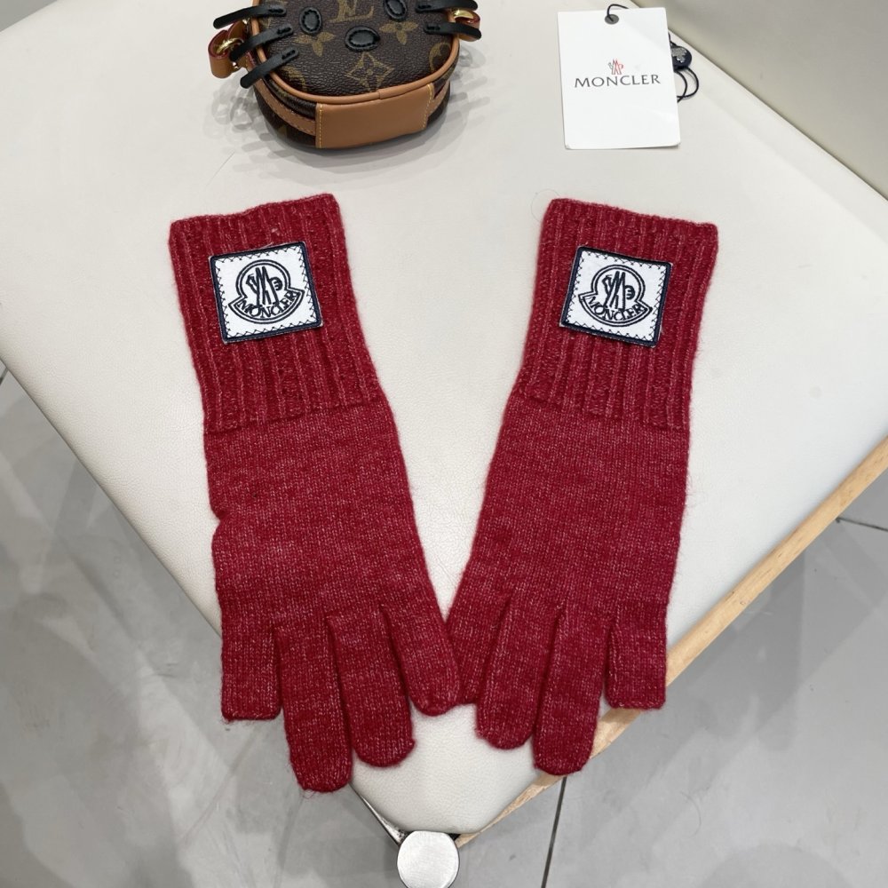 Gloves woolen women's