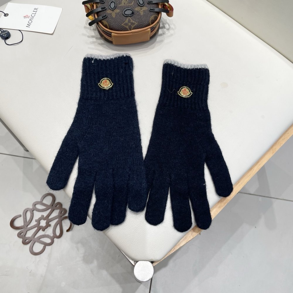 Gloves woolen women's