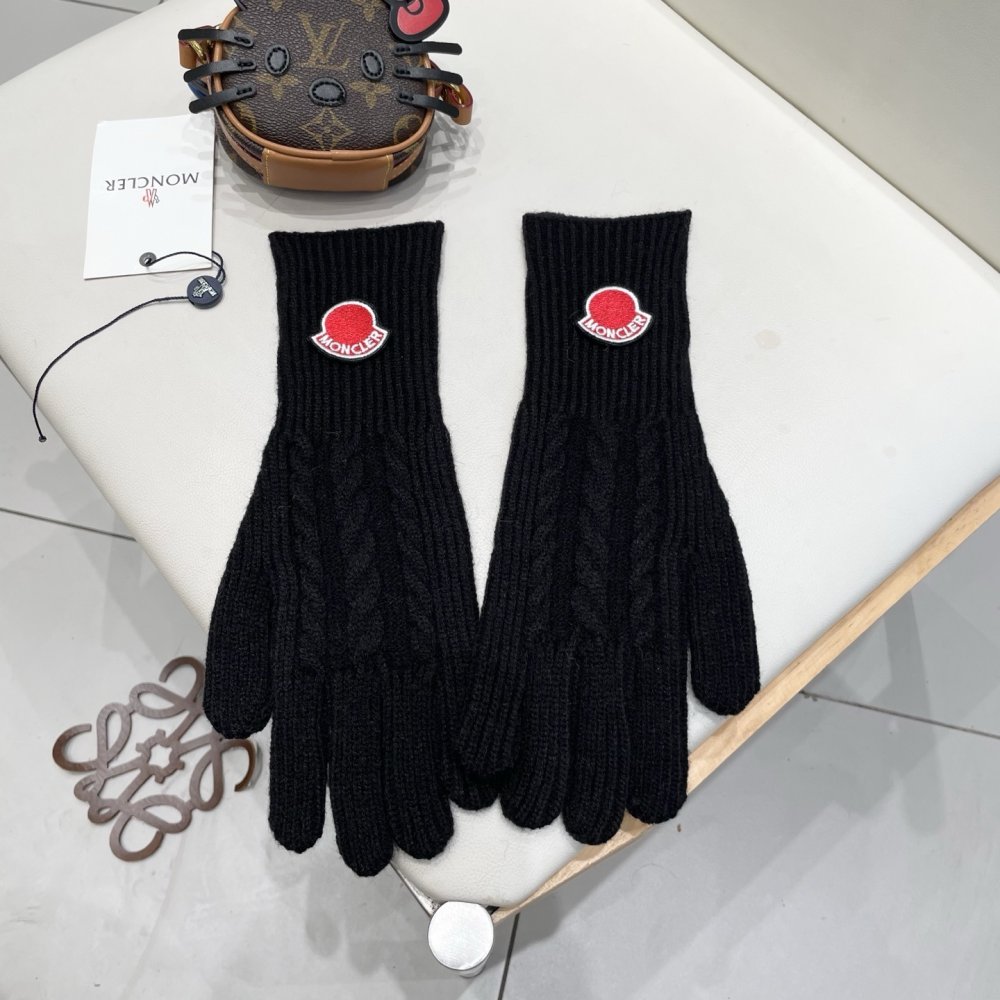 Gloves woolen women's