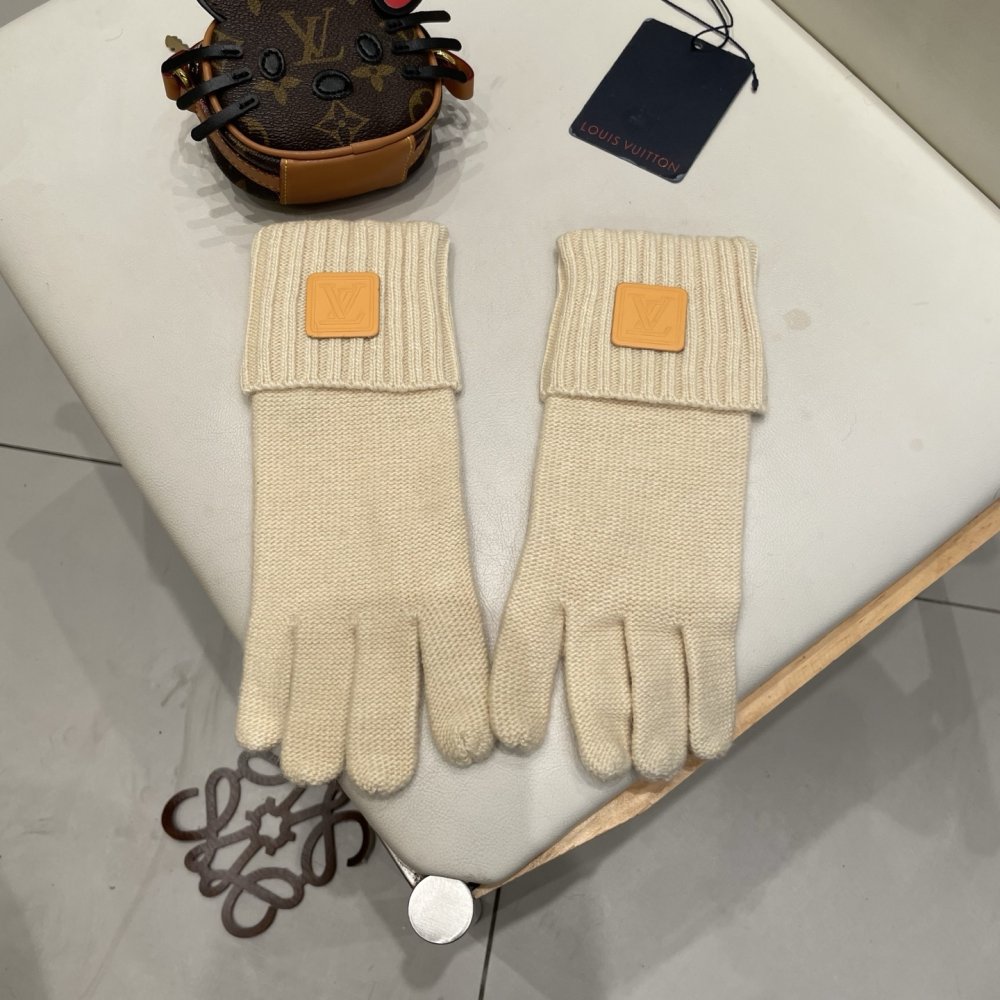 Gloves woolen women's