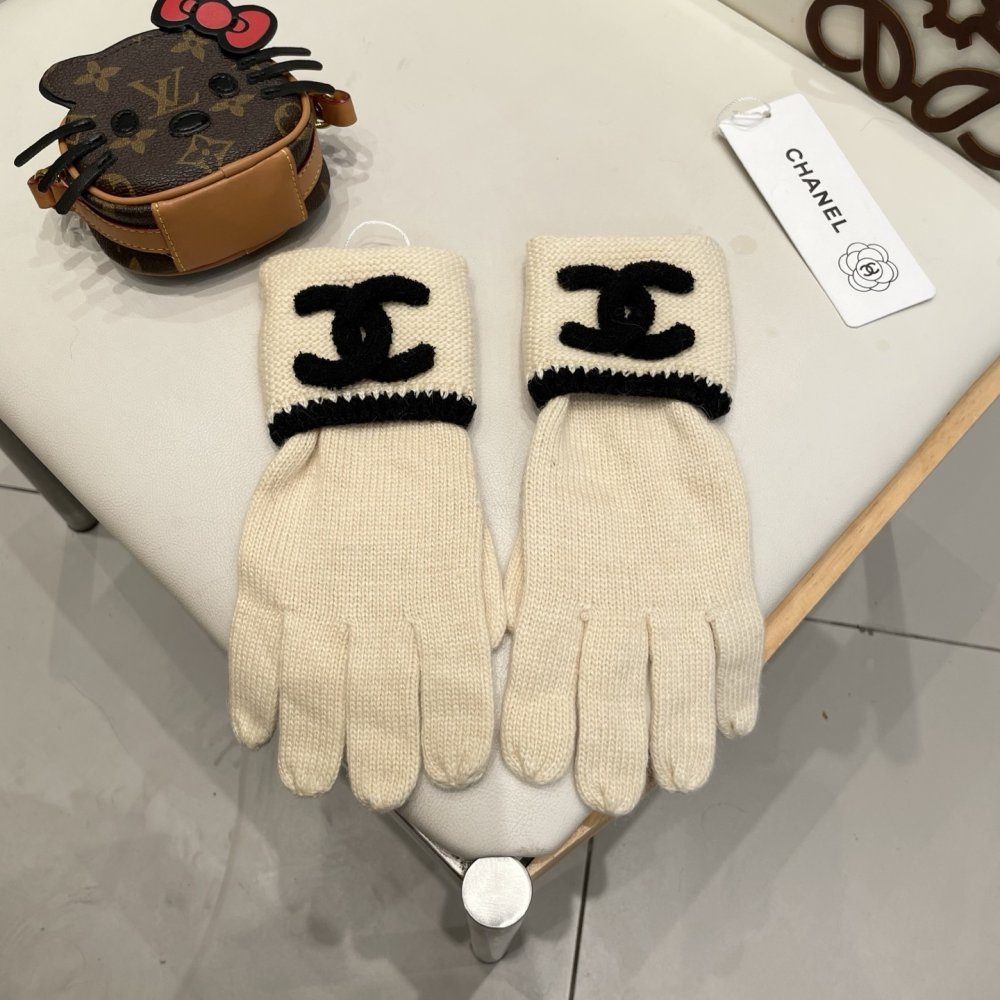 Gloves woolen women's
