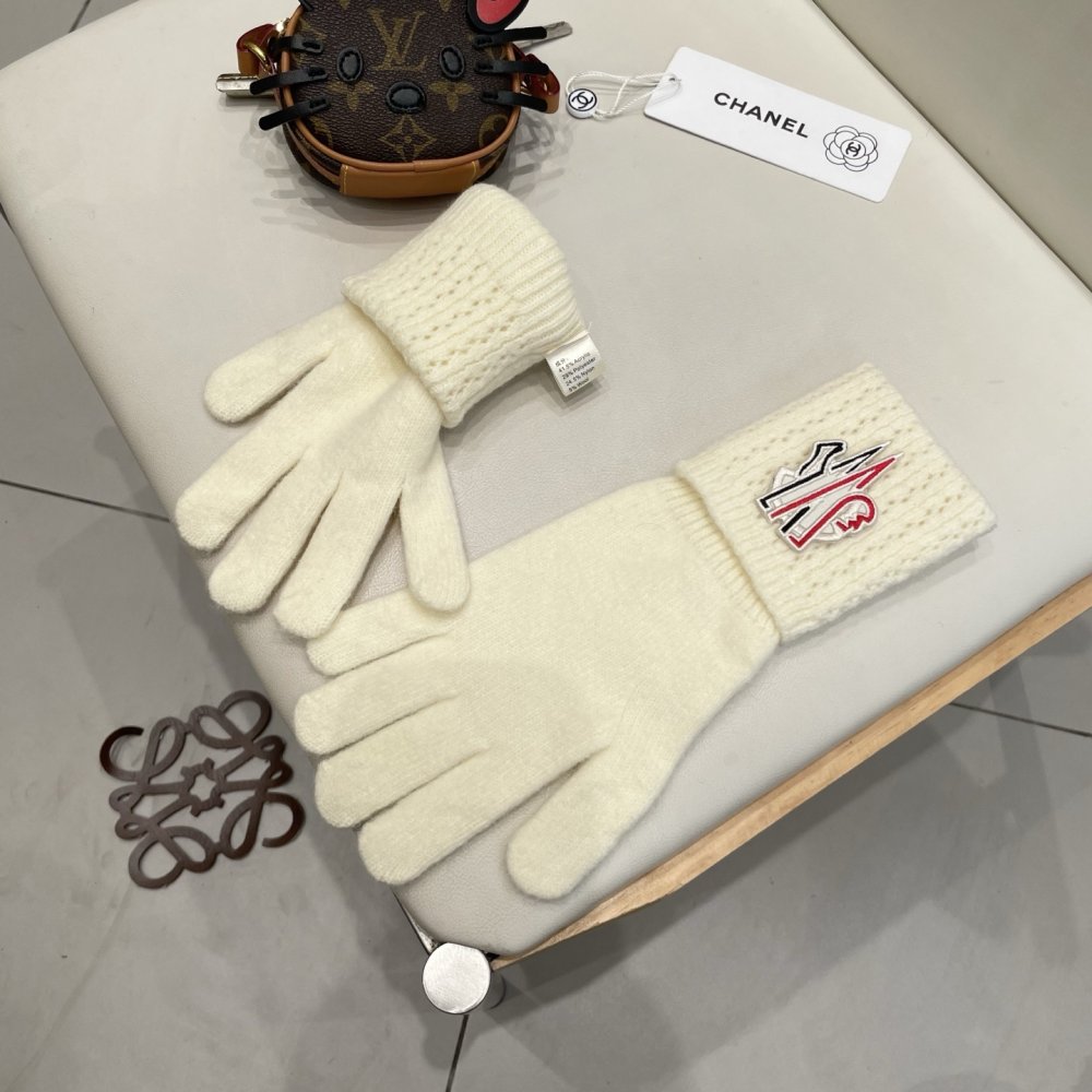 Gloves woolen women's фото 3